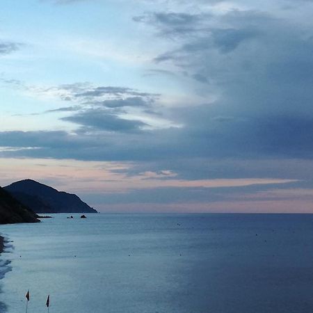 Apartament Tinetto Brezza Di Mare Deiva Marina Zewnętrze zdjęcie